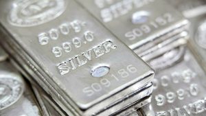أسعار الفضة تقفز 6% إلى 24 دولارًا للأوقية لأعلى مستوى منذ 2013