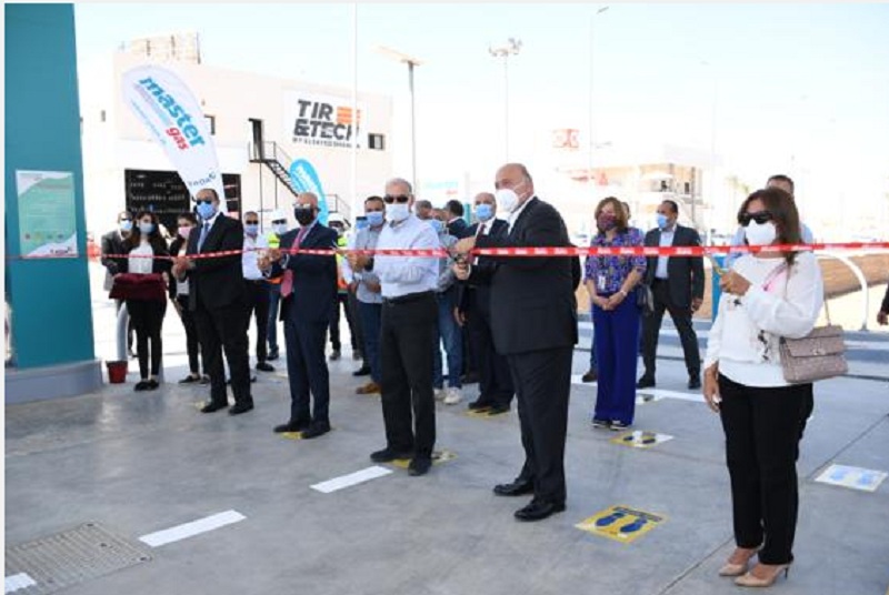 «طاقة عربية» و«شيل أوت» تفتتحان أول محطة لغاز السيارات بالقاهرة الجديدة