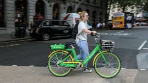 ستة عوامل تحفز استعمال الدراجات الكهربائية في شوارع أوروبا (جراف)