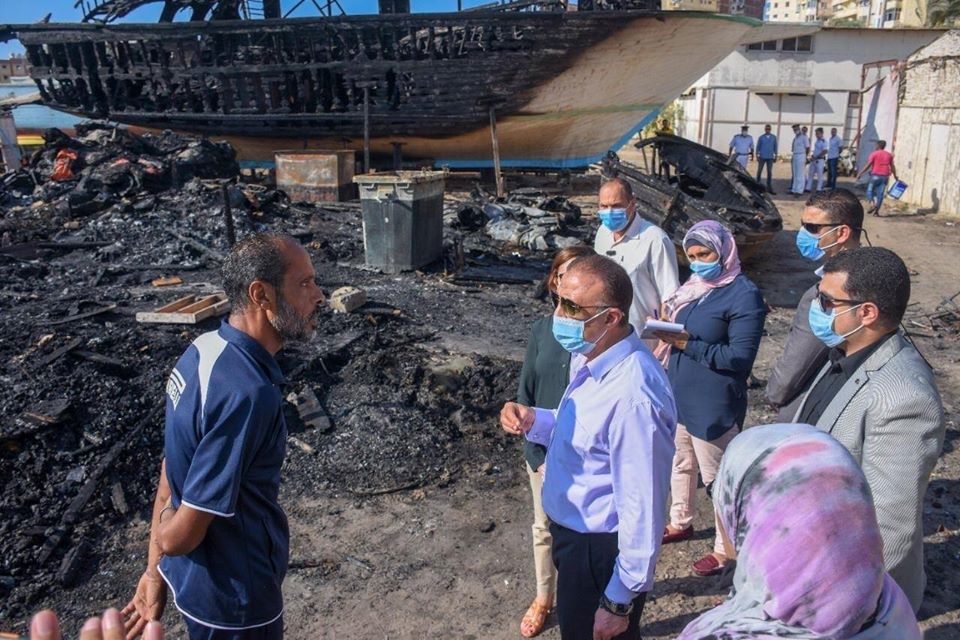 «التنمية المحلية» تتابع جهود محافظة الإسكندرية في إخماد «حريق المراكب»