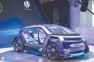 الاتحاد المصري للتأمين: السيارات ذاتية القيادة ترسم مستقبلًا جديدًا للمركبات في العالم