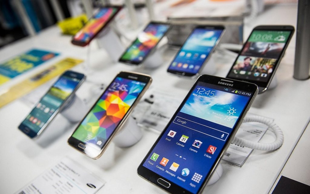 شريحة «2 - 3 آلاف جنيه» تتصدر مبيعات هواتف «سامسونج» في مصر خلال أبريل (جراف)