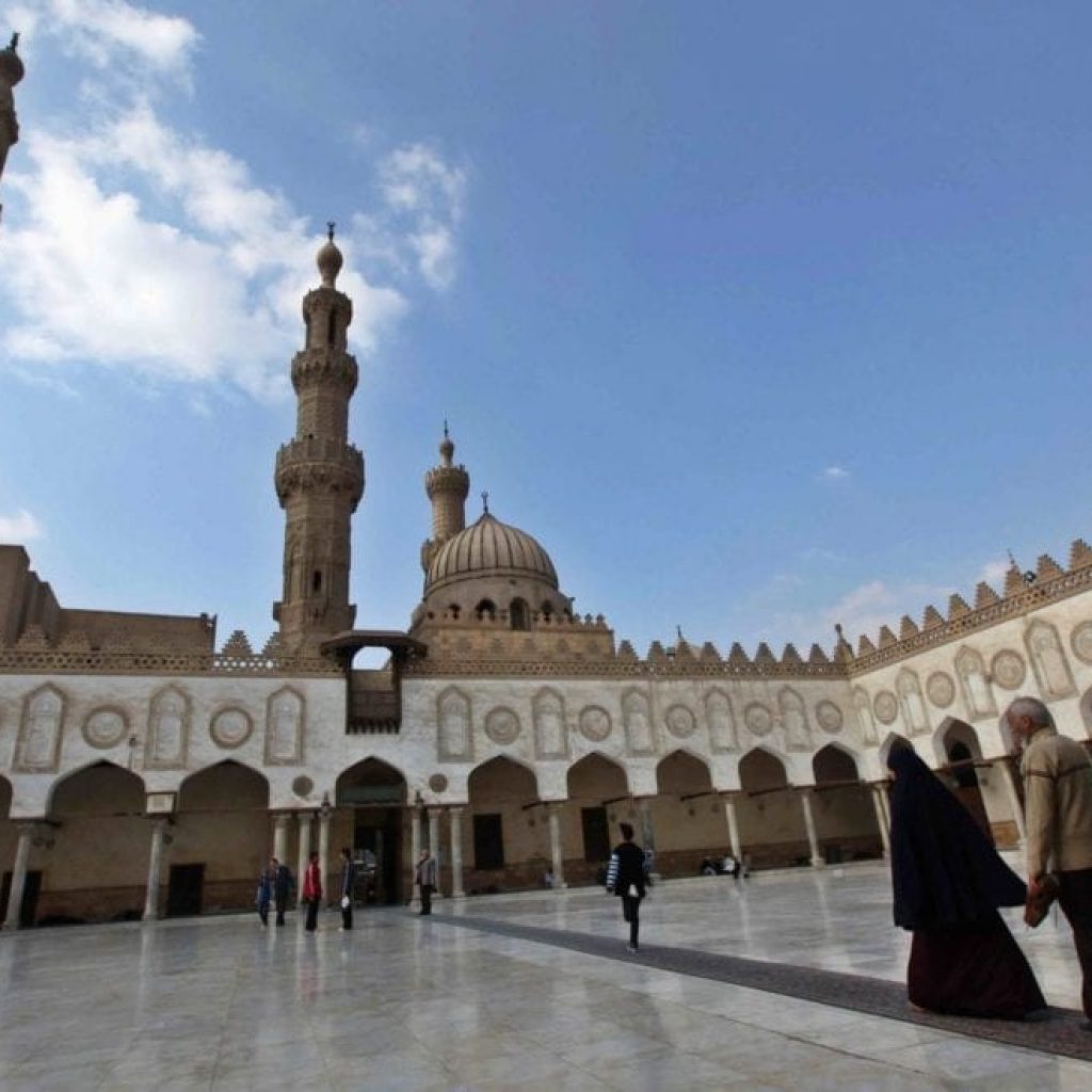 عقب تخريج 550 منهم من الأكاديمية العسكرية.. «الأوقاف»: نريد إماما يعلم كيف يفهم نفسية رواد المسجد