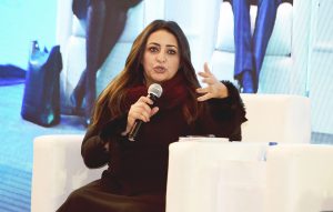 تكريم رئيس بوابة مصر للعالم الرقمية في مهرجان المرأة العربية للإبداع (صور)