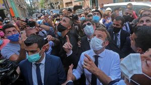 آلاف اللبنانيين يطالبون بعودة الاحتلال الفرنسي 10 سنوات