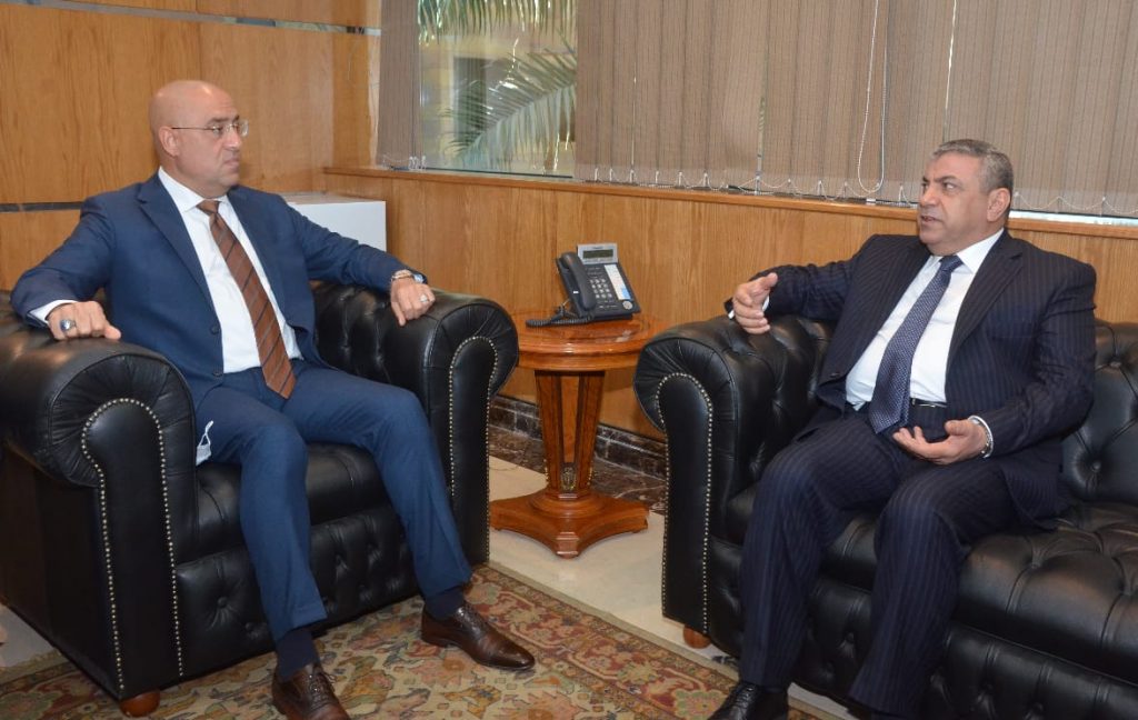 وزير الإسكان يلتقى رئيس اتحاد المقاولين العراقيين لبحث التعاون المشترك