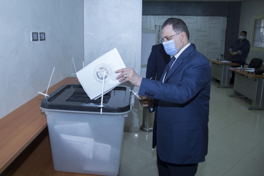 وزير الداخلية يدلي بصوته في انتخابات الشيوخ: تشهد استقرارًا أمنيًا بالمحافظات (صور)