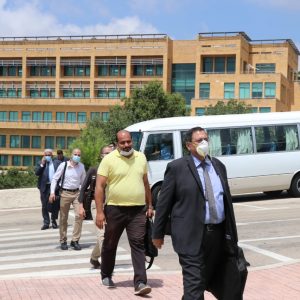 «التعليم العالى» ترسل وفدا من أساتذة كليات الطب المصرية لدعم لبنان (صور)
