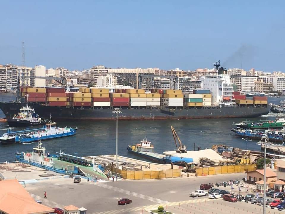 28 سفينة إجمالى الحركة الملاحية بموانئ بورسعيد
