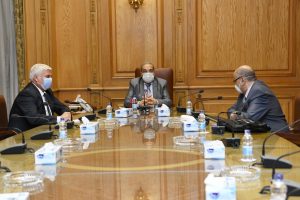 وزير الإنتاج الحربي يطلع على إمكانيات 6 شركات وأكاديمية «مصر للهندسة» (صور)
