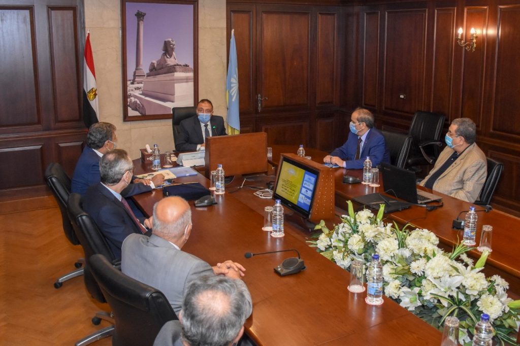 محافظ الإسكندرية يبحث فرص التعاون مع جمعية رجال الأعمال