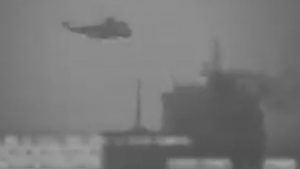 واشنطن: قوات إيرانية مدعومة بسفينتين ومروحية استولت على سفينة في المياه الدولية (فيديو)