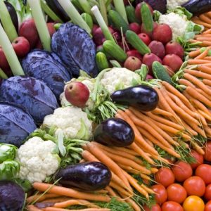 استقرار الخيار.. أسعار الخضروات والفاكهة اليوم الخميس 16-3-2013
