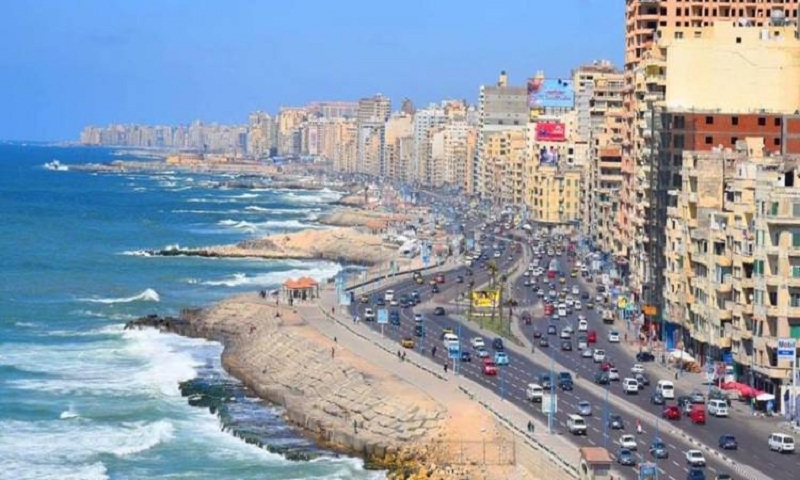 الإسكندرية: ما يحدث بالمنشية «مشروع حماية بحرية» وليس إقامة لكافتيريات