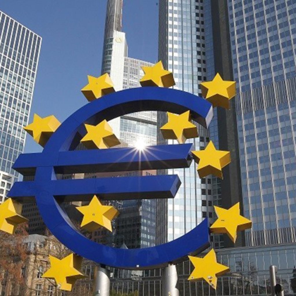البنك المركزي الأوروبي يقرر تثبيت أسعار الفائدة ويخفض توقعاته للتضخم