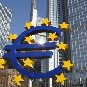البنك المركزي الأوروبي يقرر تثبيت أسعار الفائدة ويخفض توقعاته للتضخم￼