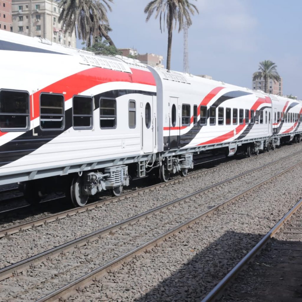 رغم اشتعال حرب روسيا وأوكرانيا.. مصر تتسلم صفقة عربات السكة الحديد في موعدها