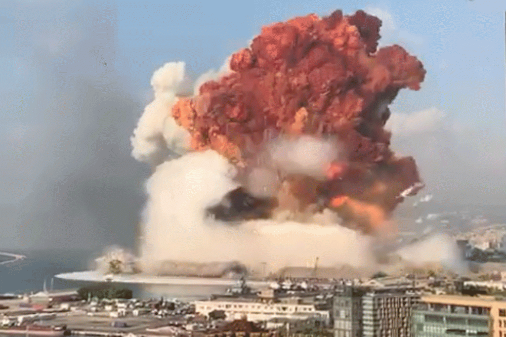 «المدينة باتت منكوبة».. مشاهد انفجار في بيروت شعر به سكان قبرص (فيديو وصور)
