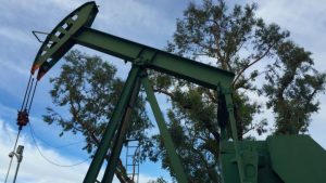 استمرار محنة شركات البترول العالمية رغم تعافي الأسعار (جراف)