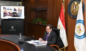 وزير البترول يعتمد موازنة شركات« أنابيب البترول وبتروجاس والبتروكيماويات المصرية»