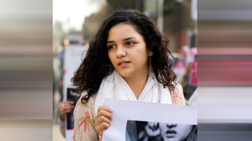 تأجيل محاكمة الناشطة سناء سيف بـ«نشر أخبار كاذبة» إلى جلسة 9 فبراير