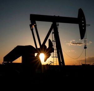 سعر البترول يرتفع عالميا وسط اضطرابات إنتاج النفط الأمريكى
