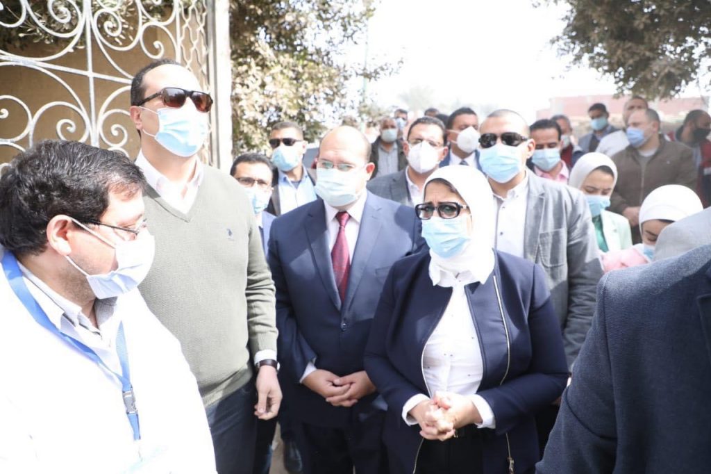 وزيرة الصحة تتفقد الوحدة الصحية بقرية عرب الحصار بالجيزة