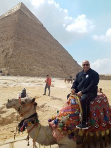 منطقة آثار الهرم تستقبل مدرب البطل المصري لكمال أجسام بيج رامي (صور)