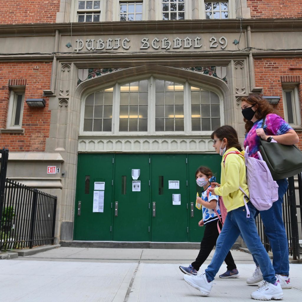 اقتصاديون: إغلاق المدارس قد يحد من الانتعاش في الولايات المتحدة على المدى الطويل