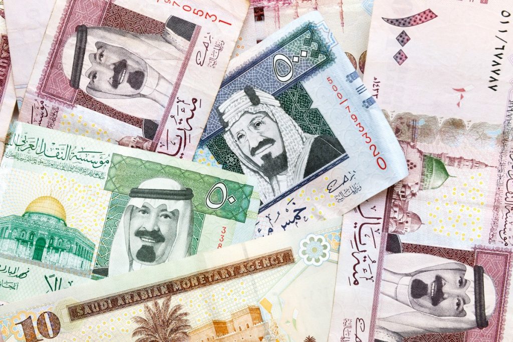 سعر الريال السعودي يواصل استقراره نهاية تعاملات اليوم