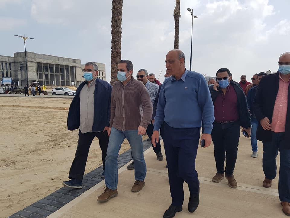 نائب وزير الإسكان يتفقد عددا من المشروعات بمدينة المنصورة الجديدة