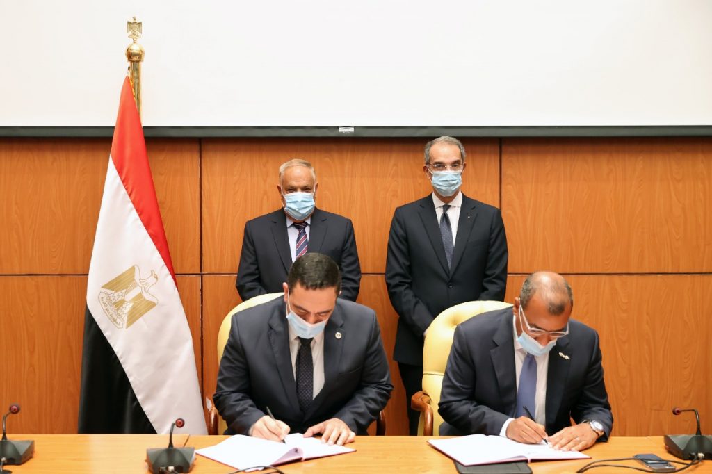 اتفاقية بين «العربية للتصنيع» و«فايبر مصر» لإدارة مدينة المعرفة بالعاصمة الجديدة