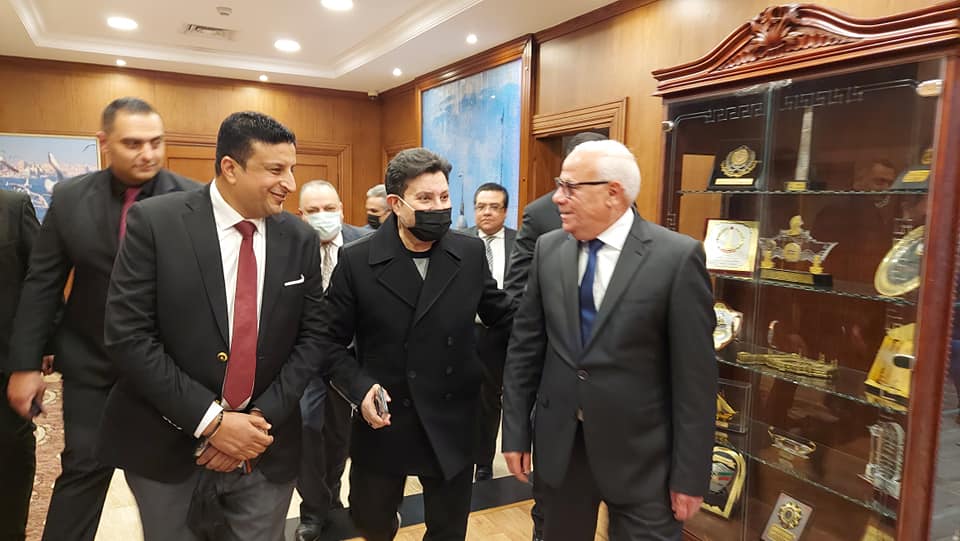 محافظ بورسعيد يستقبل أمير الغناء العربي الفنان هاني شاكر