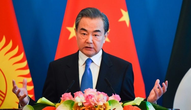 وزير الخارجية الصيني: مساعدة الدول الأفريقية لمكافحة «كورونا» والتعافي الاقتصادي أولوية قصوى