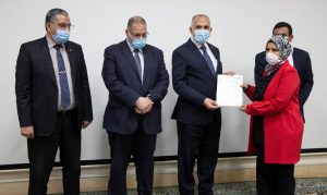 وزير الري يمنح شهادات التخرج للمتدربين من دول حوض النيل