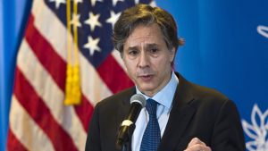 وزير الخارجية الأمريكي يفتح النار على الصين بسبب التحقيق في منشأ كورونا