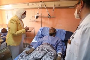 وزيرة الصحة تطمئن على حالة مصابي حادث طوخ بمستشفى بنها