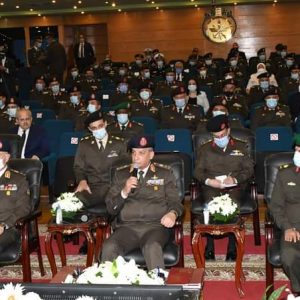 وزير الدفاع والإنتاج الحربي يشهد مناقشة البحث الرئيسي لأكاديمية ناصر العسكرية العليا