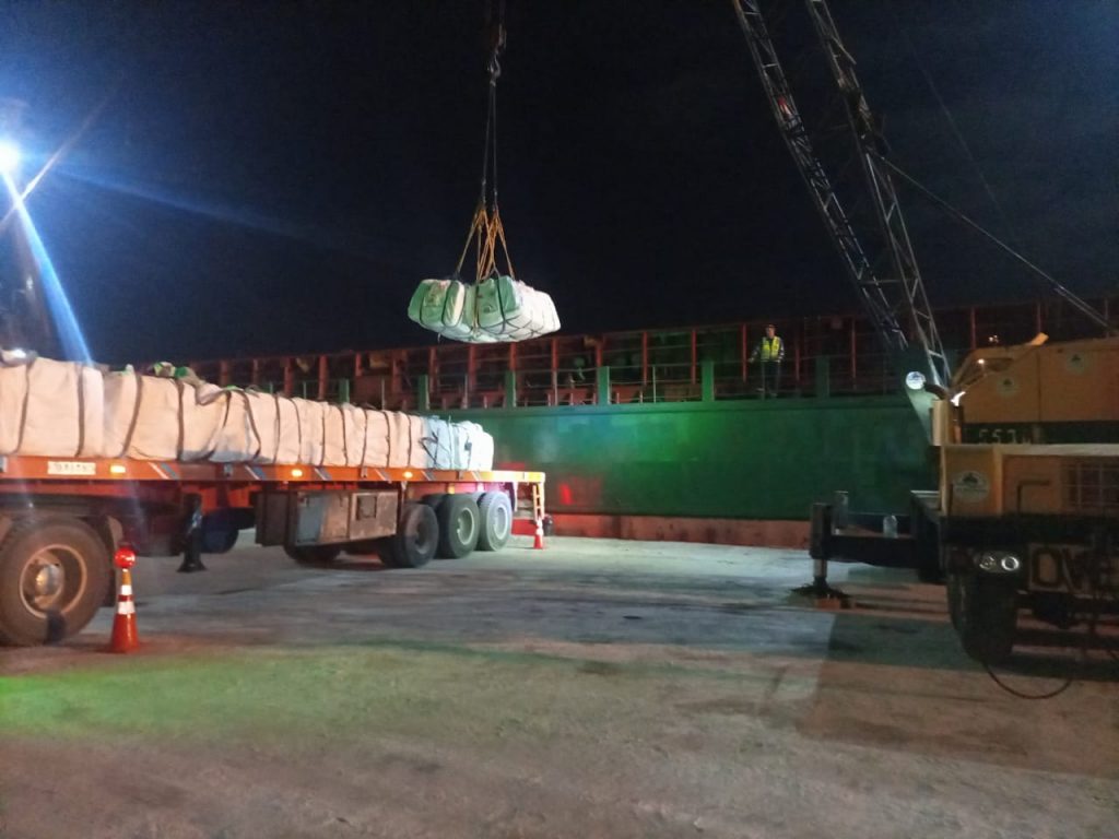 تصدير 4300 طن أسمنت أبيض إلى لبنان عبر ميناء العريش