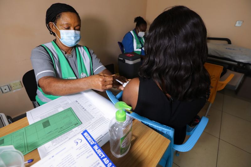 البنك الدولي: أفريقيا تحتاج 12 مليار دولار لشراء لقاحات لوقف انتشار فيروس كورونا