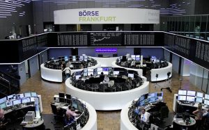 الأسهم الأوروبية تصعد الأربعاء مع تعهد بنوك مركزية بسياسات نقدية ميسرة