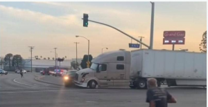 يحدث بالسينما الأمريكية: سائق مصري يساعد بشاحنته شرطة كاليفورنيا للقبض على قاتل
