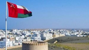 عمان : منع التجول وحظر جميع الأنشطة التجارية من التاسعة حتى الرابعة صباحًا في رمضان