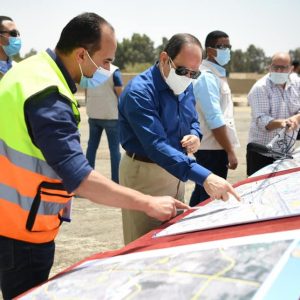 السيسي يتفقد مشروعات محاور وطرق شرق القاهرة ويشدد على أهمية المواصفات الفنية العالية (صور)