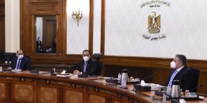 رئيس الوزراء يستعرض الموقف التنفيذي لمشروعات تطوير مدينة الغردقة