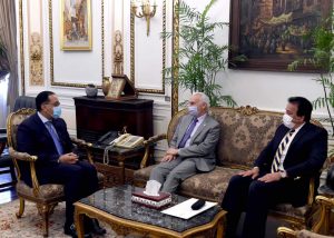 «مدبولي» يلتقي رئيس الجامعة الأمريكية بالقاهرة بمناسبة انتهاء فترة عمله