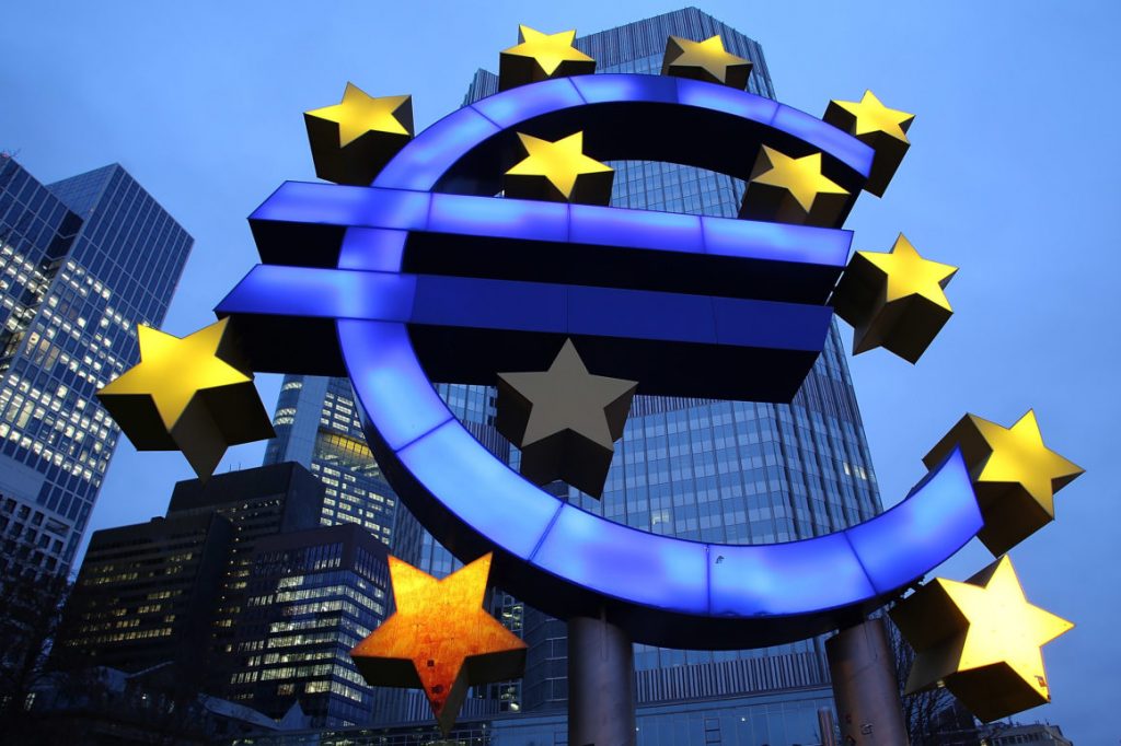 اقتصادى أوروبى: منطقة اليورو ستخرج من دورتي ركودها المتتاليتين في الربع الثاني