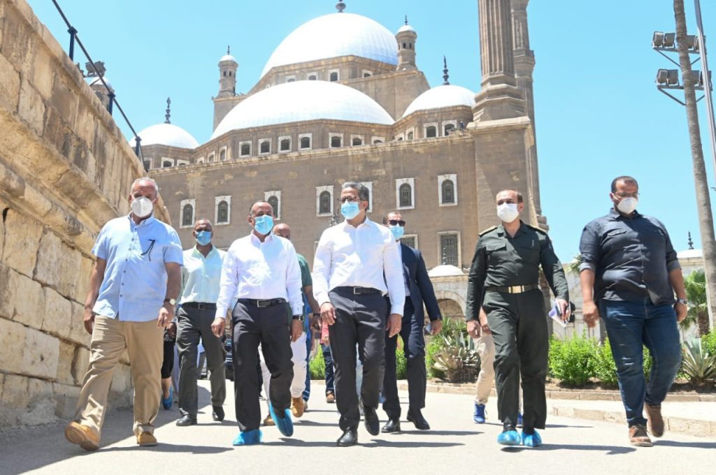 وزير السياحة والآثار يتفقد مستجدات أعمال الترميم بقلعة صلاح الدين الأيوبي (صور)
