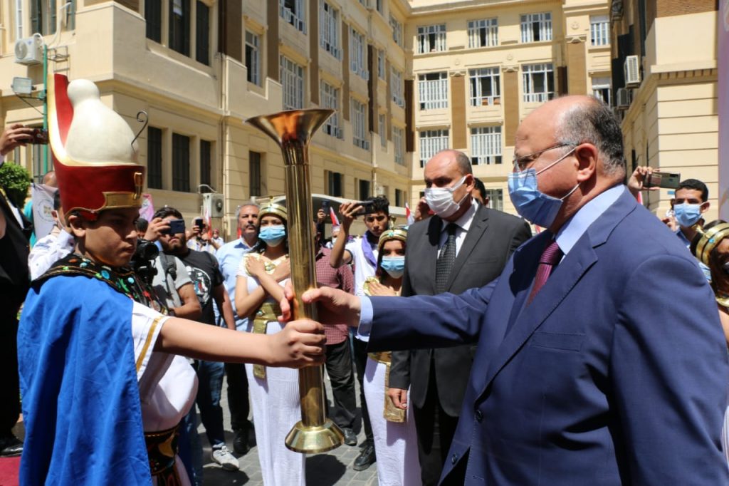 محافظ القاهرة يشهد مراسم شعلة أولمبياد الطفل المصري 2021