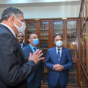محافظ الإسكندرية ووزير العدل يفتتحان متحف ومكتبة سراي الحقانية (صور)